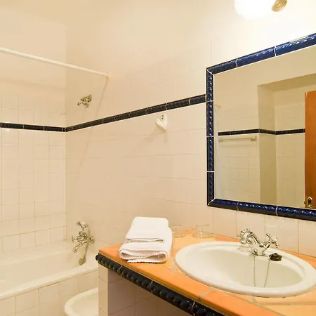 Leon De 3* Sineu (Mallorca)