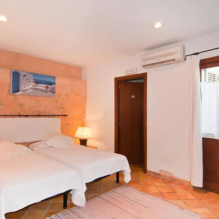 Leon De Hotel Sineu (Mallorca)